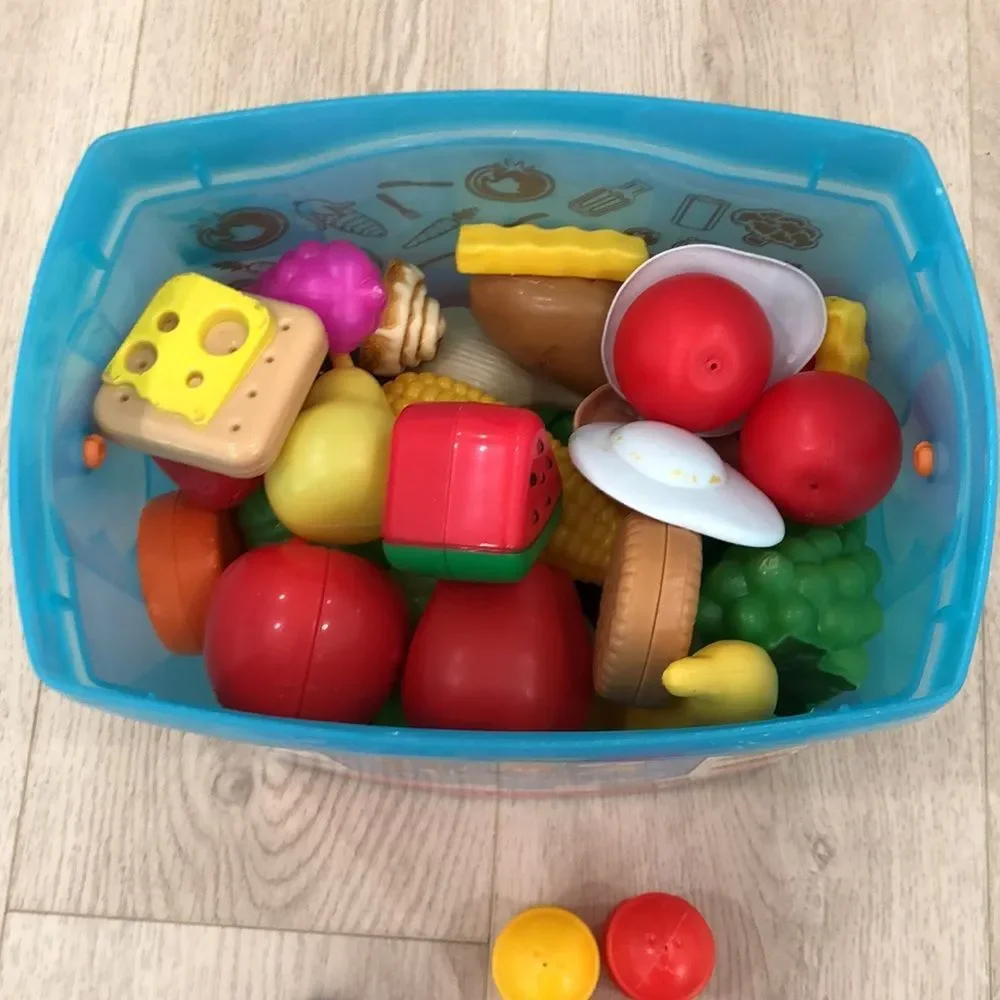 Food and kitchen toys